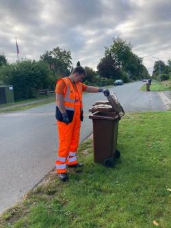 Bild: Bioabfall - M&uuml;lltonnen&uuml;berpr&uuml;fung